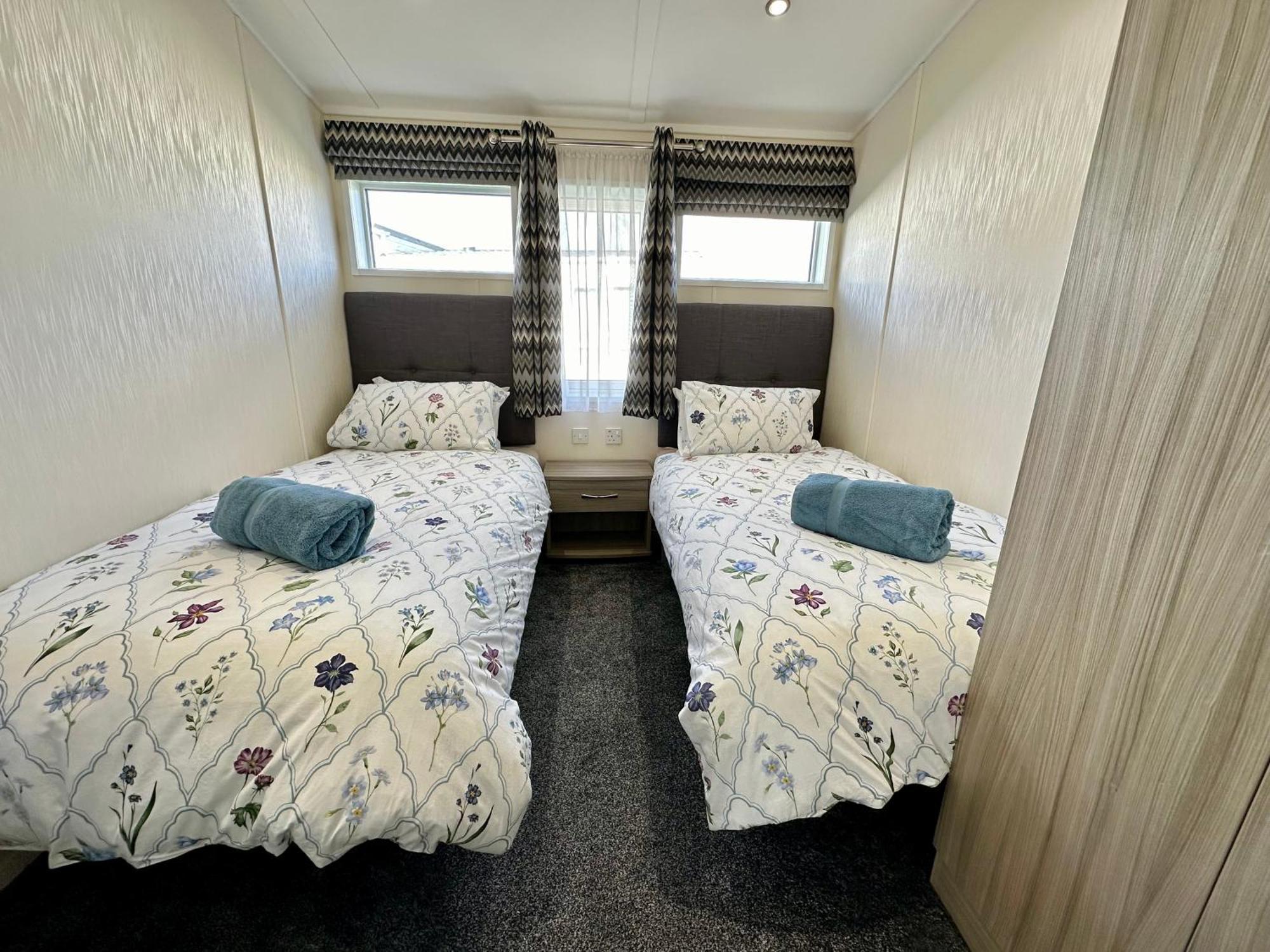 Bluebell Lodge, Dog Friendly South Cerney Bagian luar foto