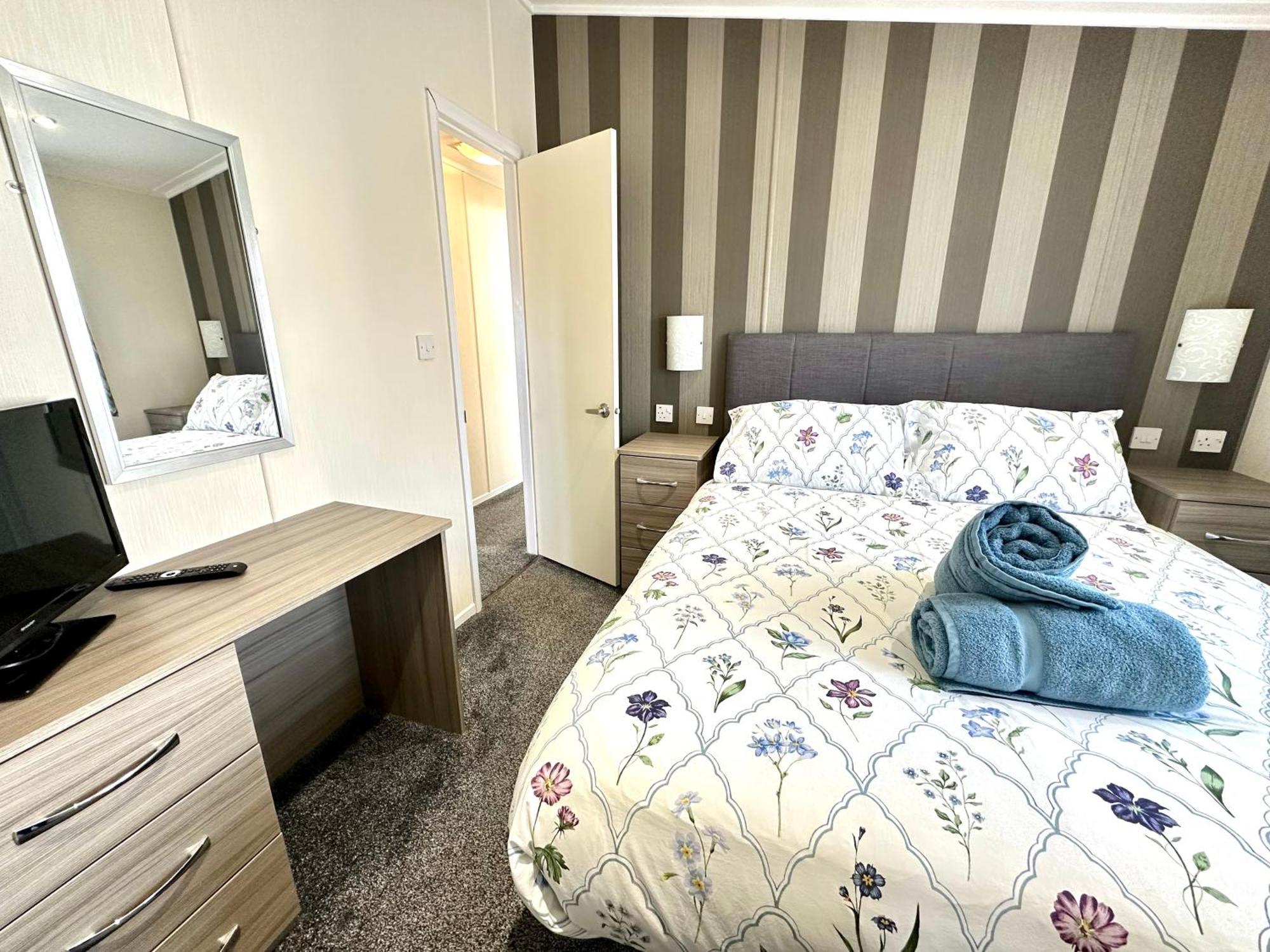 Bluebell Lodge, Dog Friendly South Cerney Bagian luar foto