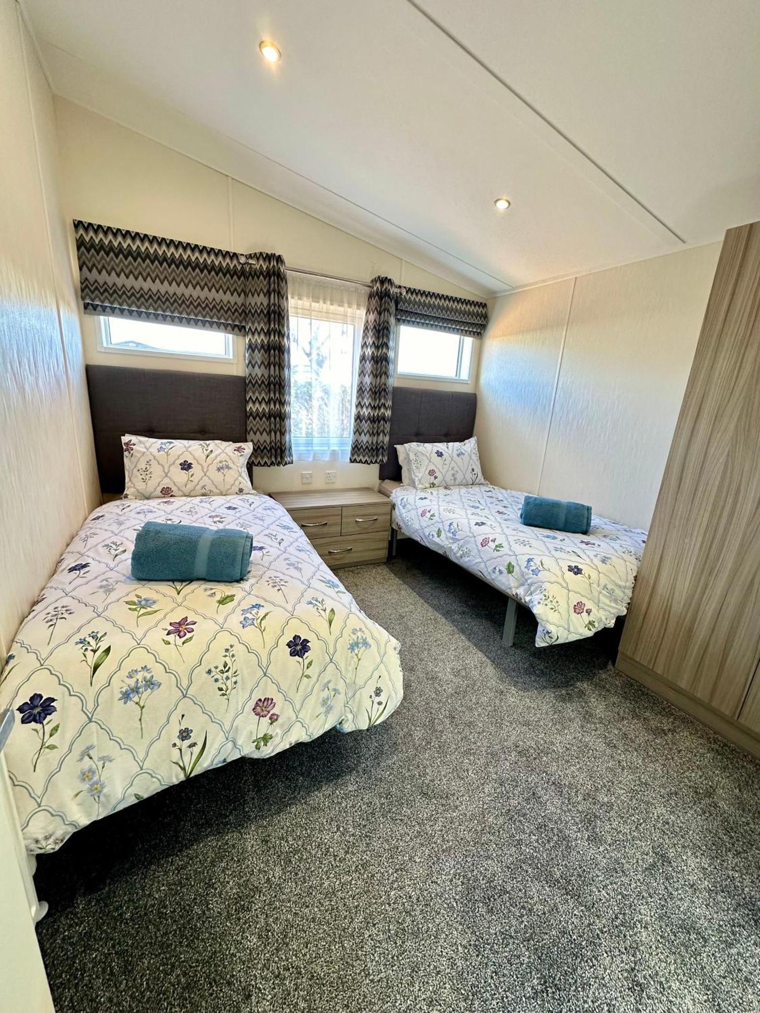 Bluebell Lodge, Dog Friendly South Cerney Bagian luar foto
